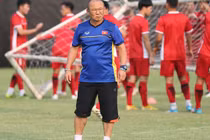 Video: Thầy Park tung bài tập lạ khiến nhiều cầu thủ "xanh mặt"