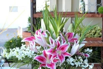 5 loại hoa đẹp nhưng cấm cắm trên bàn thờ kẻo cả đời không có tài lộc