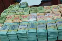 Bộ 3 con giáp chuẩn bị rủ nhau mua xe chở tiền, của cái xếp thành núi