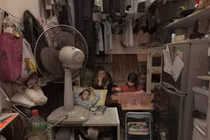 Video: Hongkong - 90 người sống cùng một mái nhà