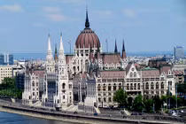 Video: Soi tòa nhà Quốc hội được xây bằng 40kg vàng, nửa triệu viên đá quý