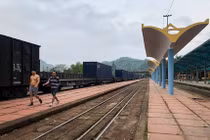 Video: Gấp rút nâng cấp ga Đồng Đăng trong đêm