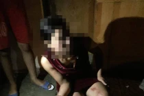 Đánh phụ nữ bằng cán chổi, Phó Chủ tịch phường nói gì?