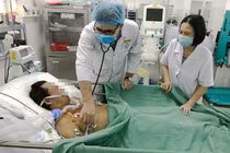 Nam bác sĩ ngưng tim 90 phút được cứu sống ngoạn mục