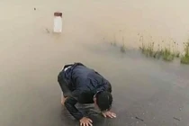 Sản phụ đi sinh bị lũ cuốn: Những đau đớn hành trình vượt cạn... 