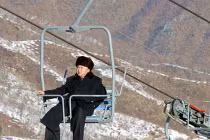 Kim Jong-un ngồi cáp treo, mừng năm mới tại khu trượt tuyết