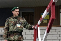 Ukraine đóng cửa biên giới, bỏ rơi binh sĩ tại Crimea