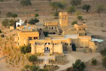 Khách sạn khủng tráng lệ giữa sa mạc