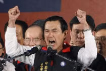 Xe điên húc đổ văn phòng nhà lãnh đạo Đài Loan