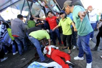 Kinh hoàng hiện trường sập cầu do quá tải ở Bolivia