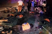 Hiện trường tai nạn xe bus thảm khốc ở Thái Lan