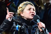 "Bỏ mặc" Ukraine, bà Yulia Tymoshenko sang Đức trị bệnh