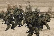 Nhật tập trận bảo vệ đảo khi tàu TQ xâm phạm lãnh hải