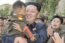 Kim Jong-un tặng kẹo cho trẻ em Triều Tiên dịp sinh nhật