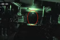 Camera quay được cảnh ma hiện hình trong quán rượu