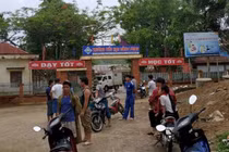 Thanh niên cầm dao vào trường đâm cô giáo và học sinh, 1 người tử vong