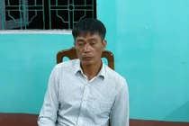 Mâu thuẫn khi uống rượu trên tàu, dùng kéo đâm chết bạn nhậu