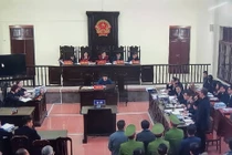 Vụ bác sĩ Lương: Luật sư tung chứng cứ “đầu độc” có cản trở hoạt động tố tụng?