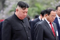 Chủ tịch Triều Tiên Kim Jong-un cùng phái đoàn đến viếng lăng Chủ tịch Hồ Chí Minh