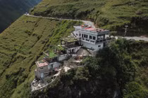 Mã Pì Lèng Panorama xây dựng không phép: Cận cảnh khối bê tông phá cảnh quan hùng vĩ