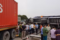 Tai nạn thảm khốc ở Hải Dương: "Sáng chở vợ đi làm, vài giây đã chia lìa mãi mãi"