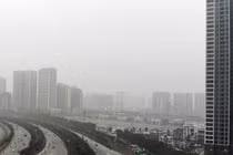Ảnh: Hà Nội chìm trong sương mù như ở Sa Pa