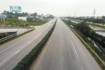 Ảnh: 364 ngày là ác mộng, có một ngày bình yên đặc biệt trên Quốc lộ 5