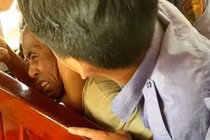 Chồng bạo hành vợ trên tàu SE8: Hèn lắm, bỏ đi... không tiếc!