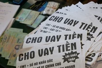 Khởi tố hai đối tượng cho vay nặng lãi, dọa cắt gân con nợ