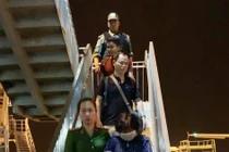 Điều xe đặc chủng ra sân bay áp giải tội phạm ma túy trốn nã 