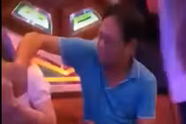 “Quan huyện” Đắk Lắk sờ ngực nữ tiếp viên quán karaoke: Đạo đức công chức ở đâu?