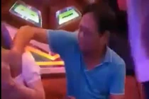 “Quan huyện” Đắk Lắk sờ ngực nữ tiếp viên quán karaoke: Đạo đức công chức ở đâu?