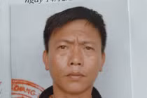 Mâu thuẫn khi rủ nữ nhân viên quán hát đi chơi, thanh niên bị đâm chết