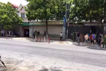 Can ngăn hàng xóm đâm chồng, vợ bị đâm tử vong