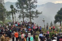 Hàng trăm người vây tài xế, đòi bồi thường tai nạn là vi phạm pháp luật