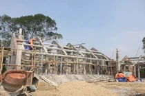 Chùa Linh Sâm xẻ đất đền Hữu xây trái phép ở Nghệ An: Ai tài trợ vốn xây?