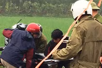 Tá hỏa phát hiện thi thể 1 nam, 1 nữ dưới mương nước