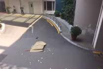 Người đàn ông rơi từ tòa nhà Thùy Dương Plaza xuống đất tử vong