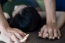 Quảng Ninh: Phát hiện xác cô gái trong nhà nghỉ, bắt nghi phạm tức thì