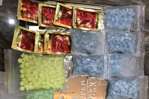 Hưng Yên: Phá đường dây chuyên cấp ma túy tổng hợp cho các quán karaoke 