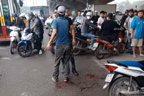 Chồng chém vợ trọng thương ở cầu Dậu: Đã xác định danh tính đối tượng