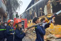 Lãnh đạo Rạng Đông “gian dối” thuỷ ngân trong bóng đèn: nên “luận tội” theo luật?