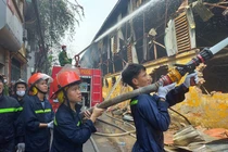 Lãnh đạo Rạng Đông “gian dối” thuỷ ngân trong bóng đèn: nên “luận tội” theo luật?