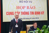 Bộ Nội vụ nói gì việc xe biển xanh đón người nhà Bộ trưởng Công Thương?