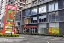 Big C dừng nhập hàng may mặc Việt: 'Bom hiểm' chực chờ Central Group?