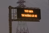 Cao tốc Long Thành “Trời mưa thì không lái xe”: VEC E chơi lạ... muốn tắc đường?