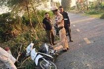 Hải Dương: Cưa cây đổ xuống đường khiến nữ sinh tử vong