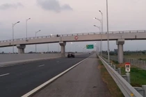 Quảng Ninh: Điều tra, xử lý việc ném đá xe ô tô cao tốc Hạ Long – Hải Phòng