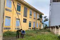 Học sinh tiểu học Tuy Lai bị điện giật tử vong: Lỗi nhà trường vô trách nhiệm?