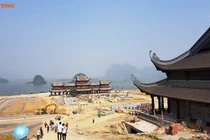 Vì sao hàng vạn người kéo đến chùa Tam Chúc của đại gia Văn Trường?